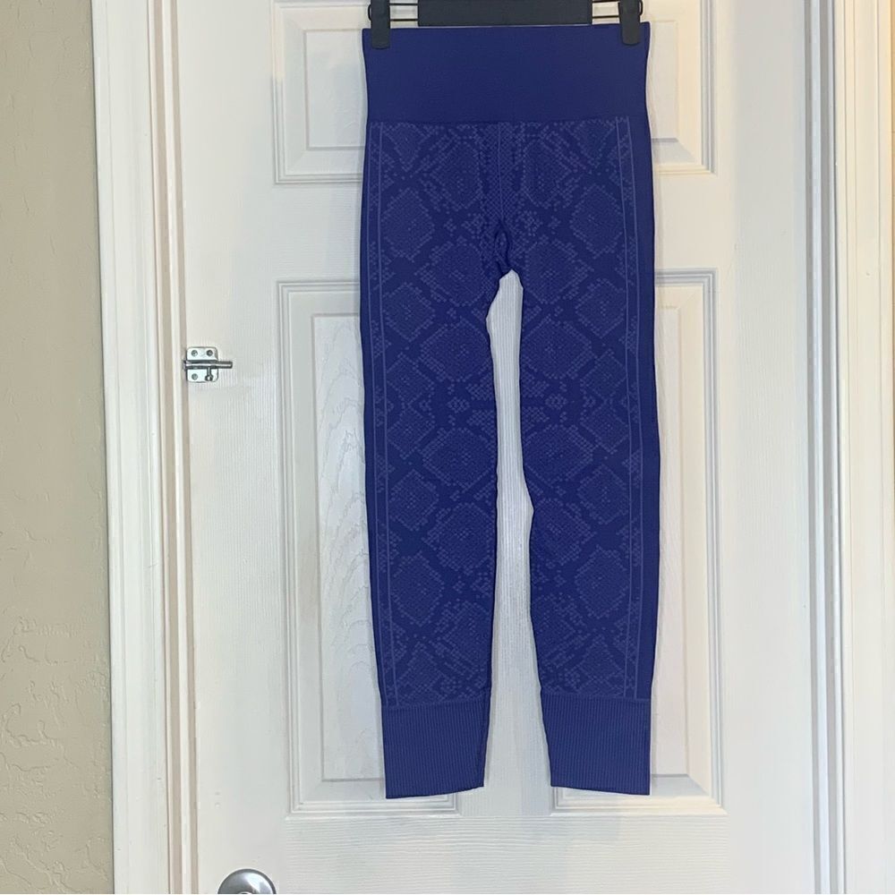 Lululemon Ebb to Street Pant Heathered Sapphire Blue Size 4